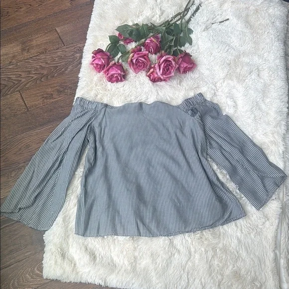 Merona Striped Off-Shoulder Top - Gray and White Size Medium - Picture 2 of 5